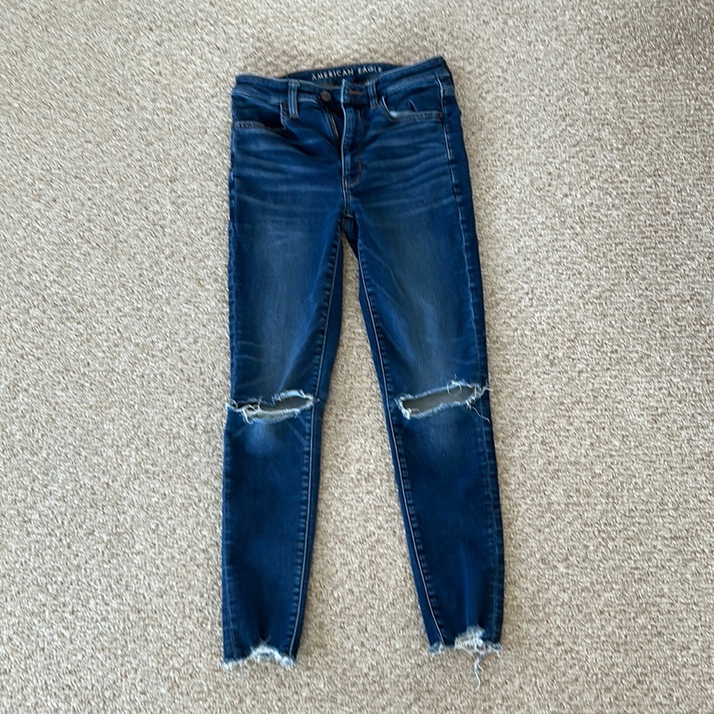 American Eagle women’s super hi-rise jeggings size 6 regular.